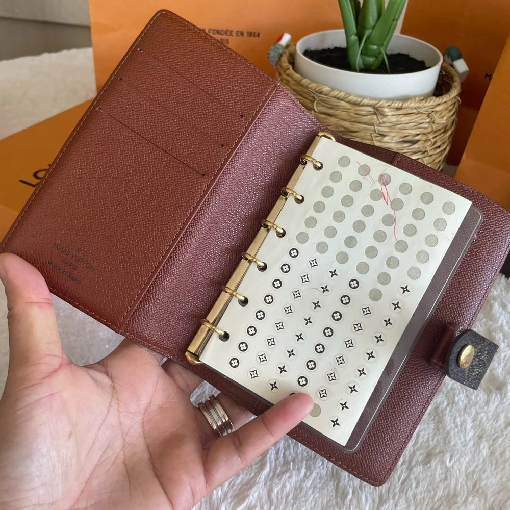 Louis Vuitton agenda pm size🤎🤎🤎🤎💜💜💜